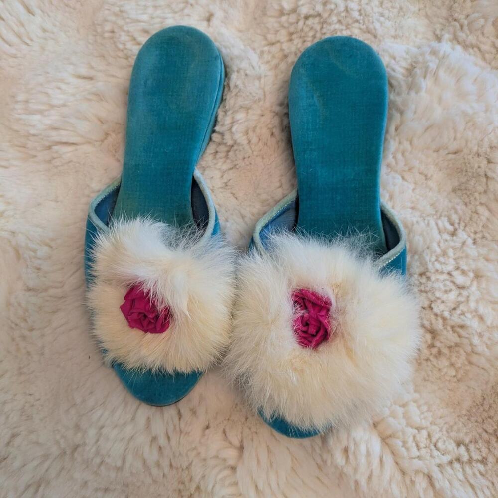 Vintage 1950/60s fur and rosette Slip On Heels